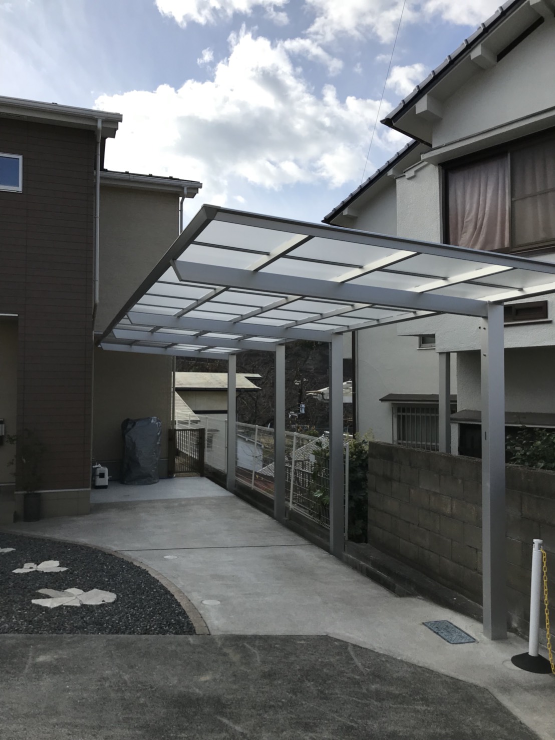 縦連棟のカーポートを取り付けました　呉市　K様邸　リフォーム工事