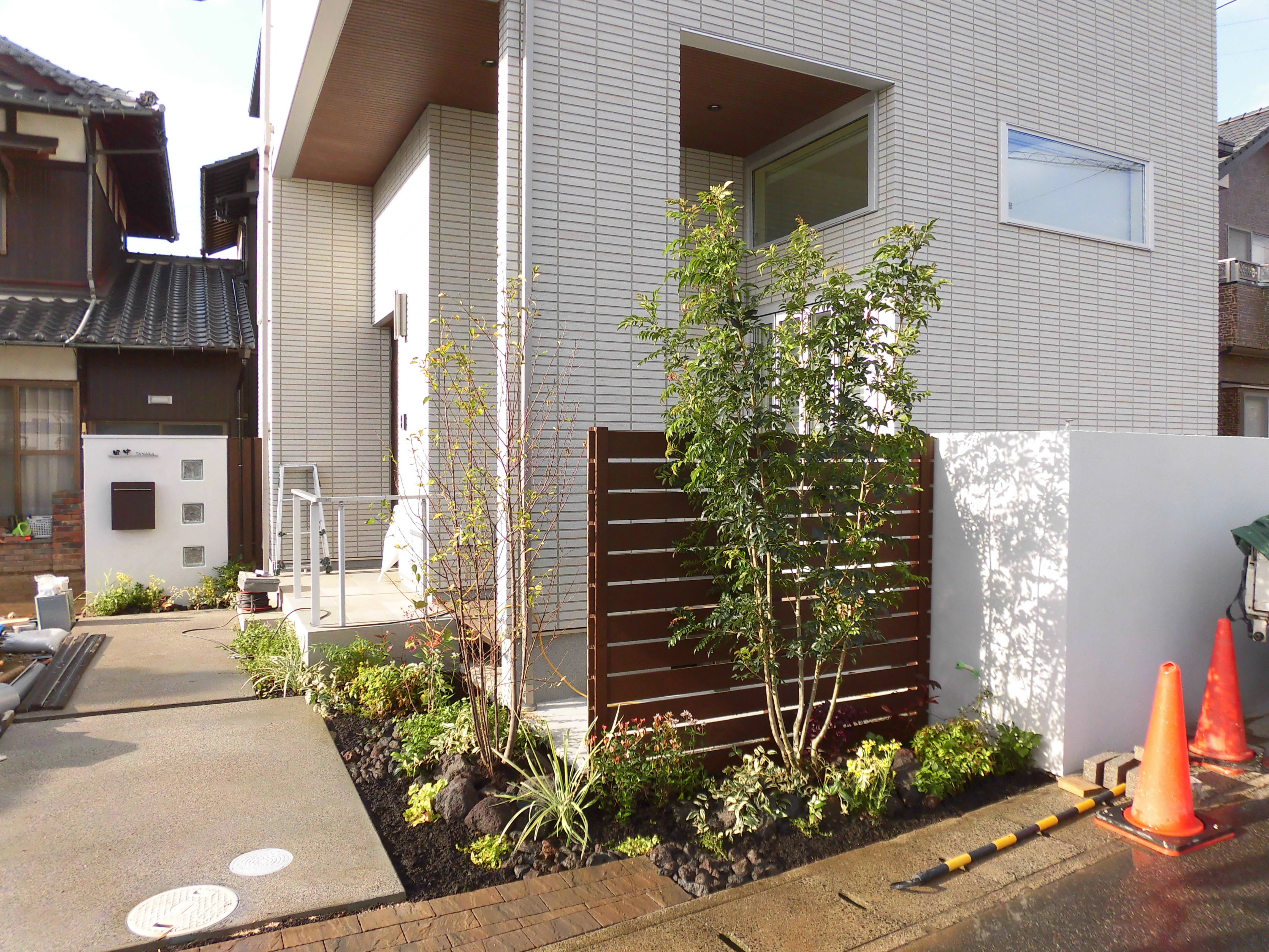 植栽をしました♪　　広島市安佐南区　T様邸　新築外構工事