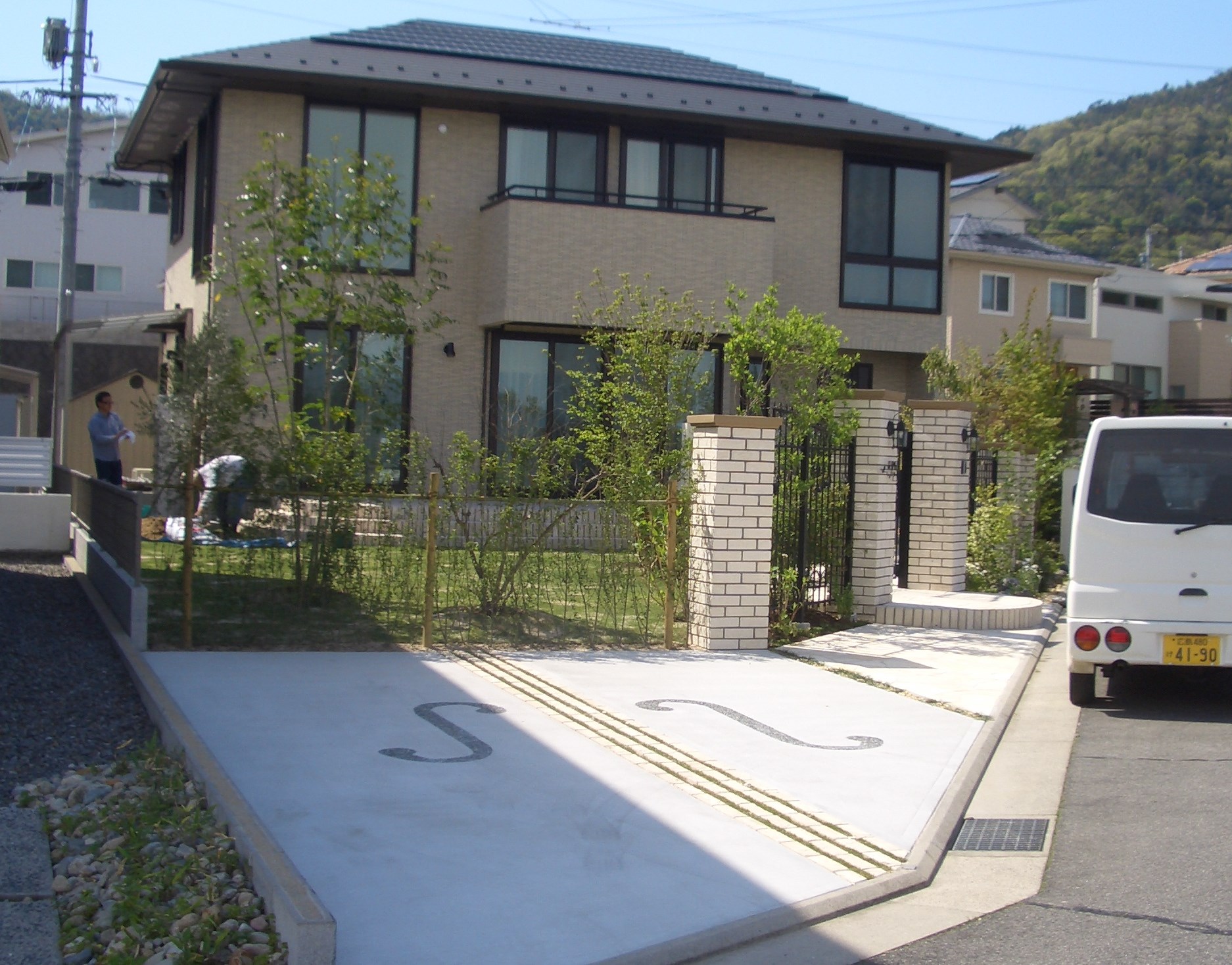 表札付け＆植栽をしました！　広島市安佐南区　Ｓ様邸　新規外構工事