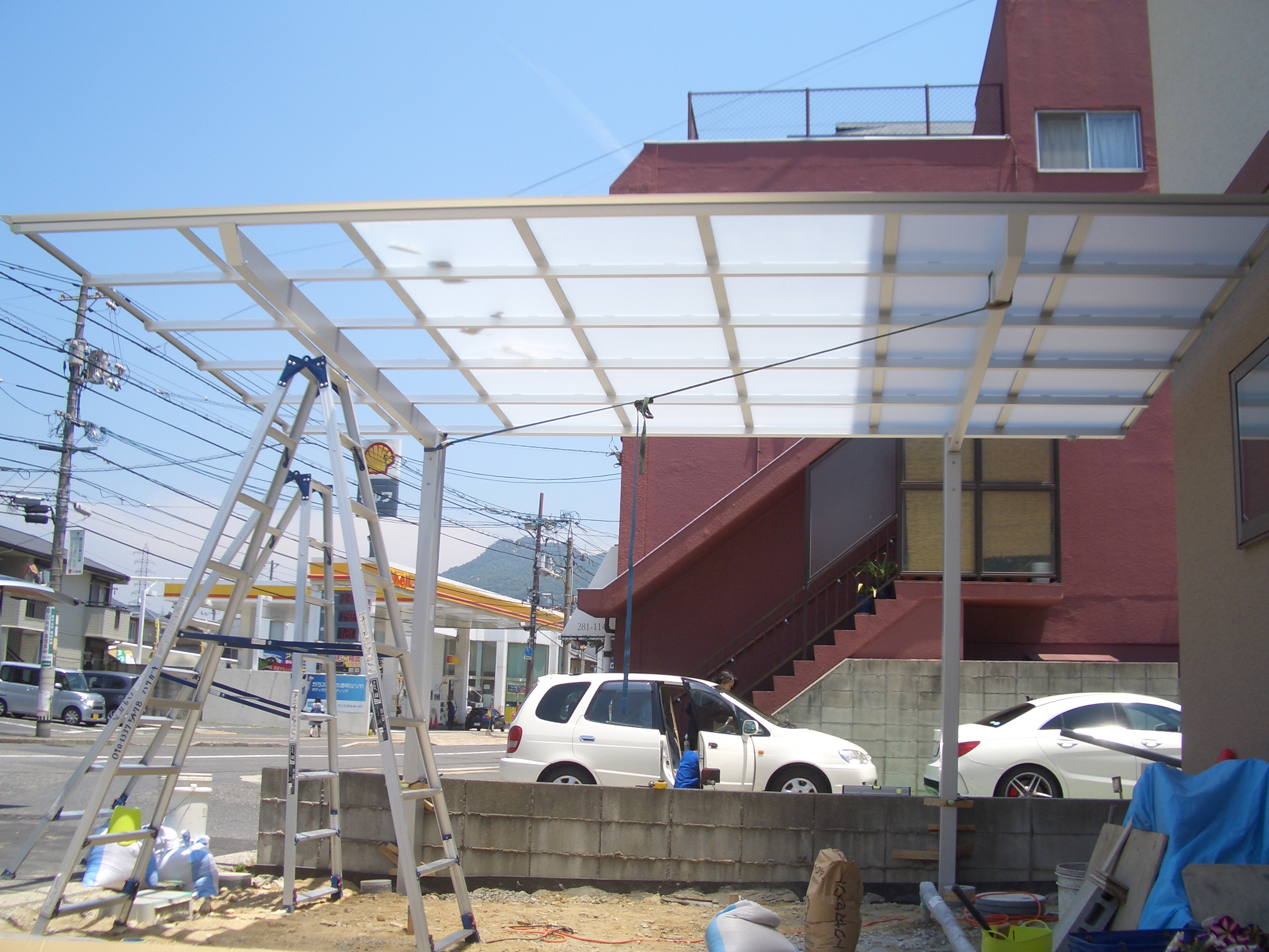 カーポートを施工中です！　広島市安芸郡　Ｎ様邸　新規外構工事
