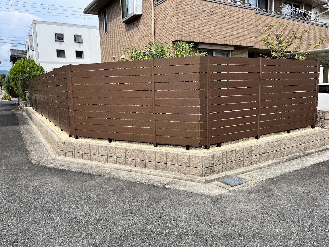 生垣を樹脂フェンスに変更　広島市安佐南区
