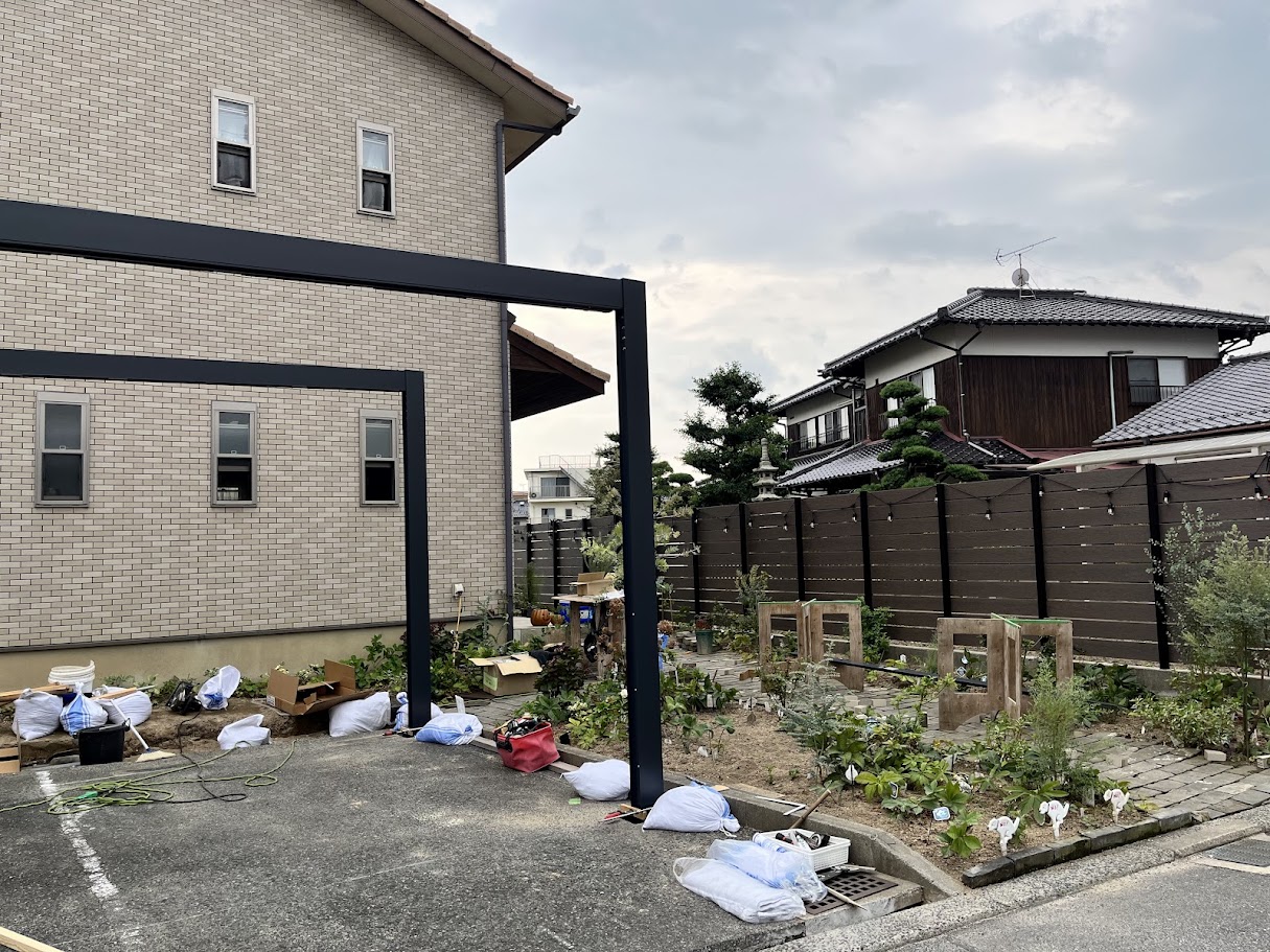 カーポートSCを後付けで設置します。 広島市安佐南区 D様邸 リフォーム工事