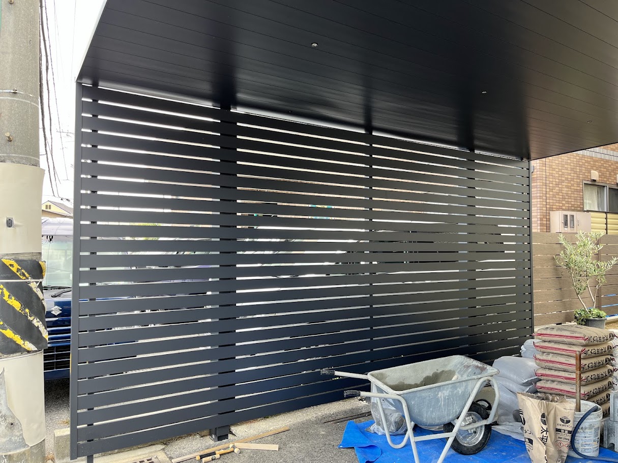 カーポートSCにサイドスクリーンがつきました。　広島市安佐南区　D様邸　リフォーム工事