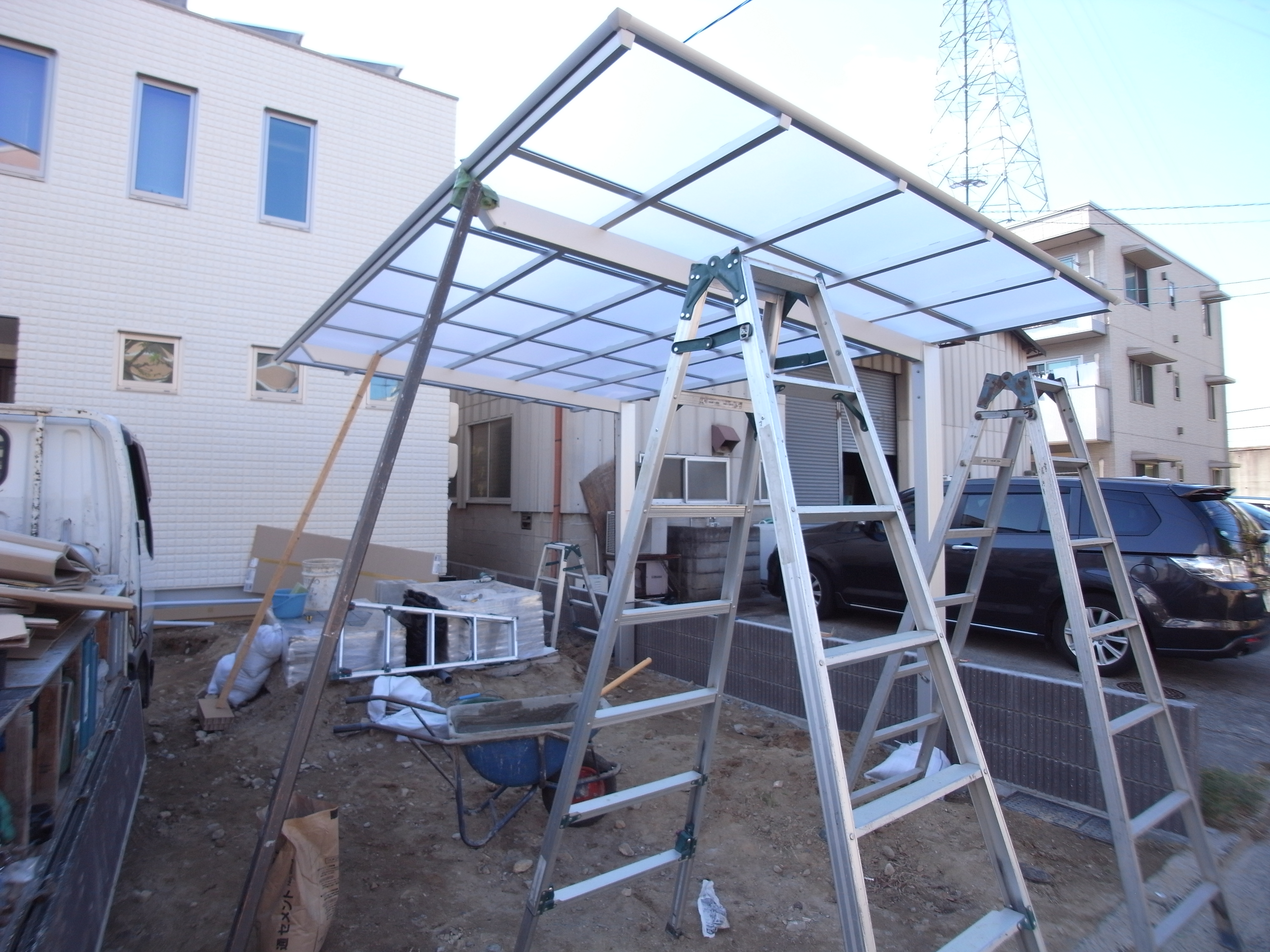 カーポートもう少しで完成です！　広島市東区　N様邸　新規外構工事