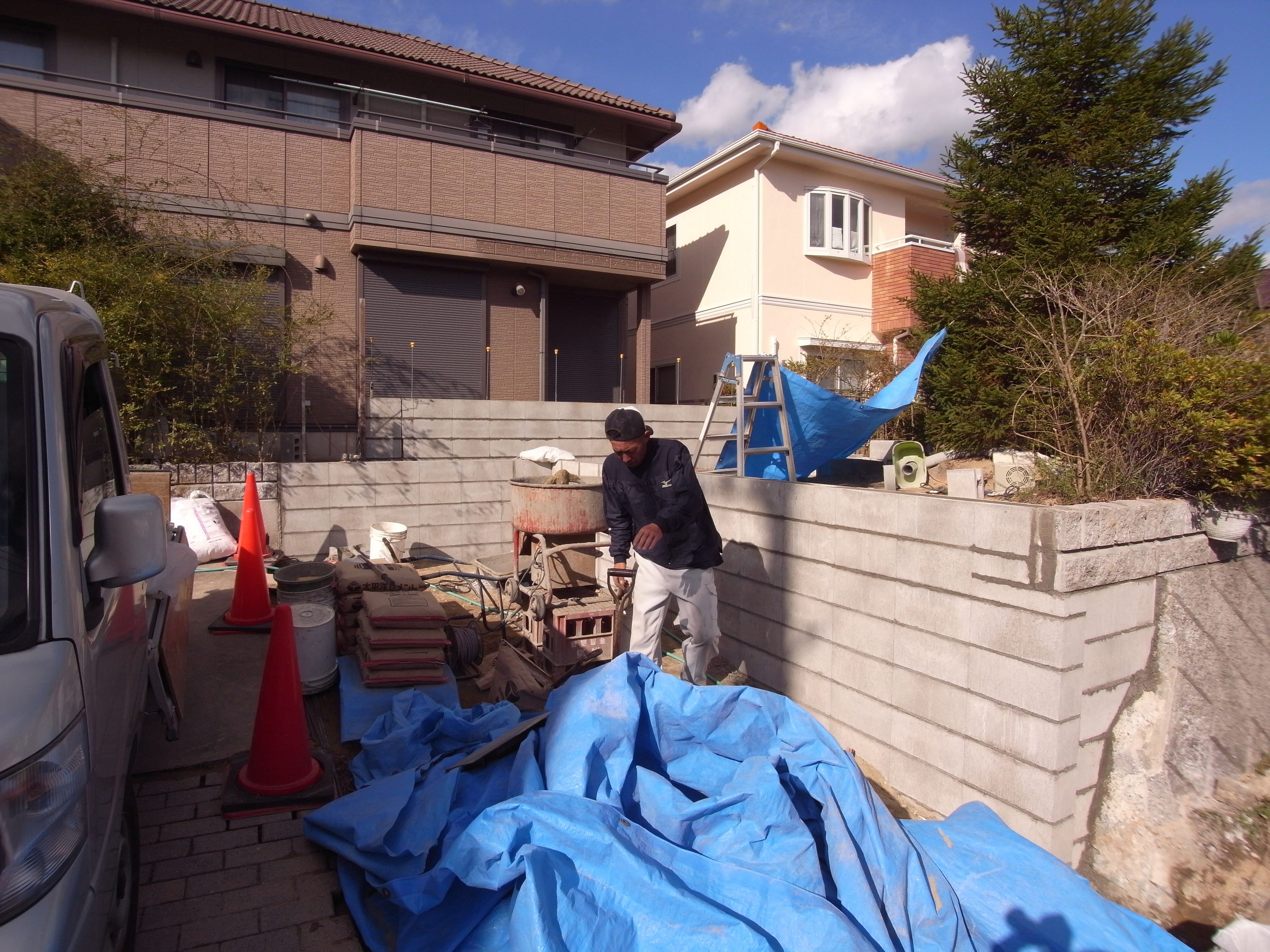 コンクリートブロック積み完了です！　広島市安佐南区　Y様邸　リフォーム工事